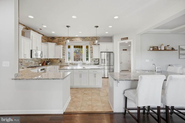 14521 BLUFF POINT CT, Gainesville, VA 20155