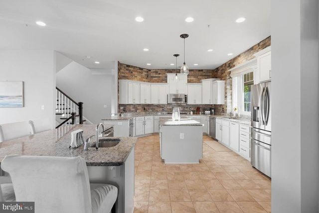 14521 BLUFF POINT CT, Gainesville, VA 20155