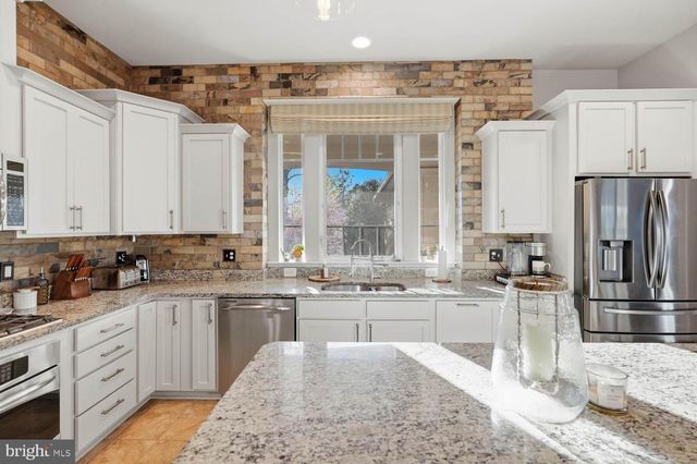 14521 BLUFF POINT CT, Gainesville, VA 20155