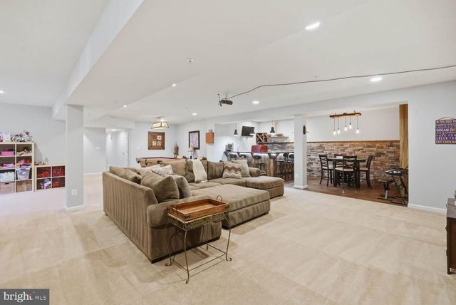 14521 BLUFF POINT CT, Gainesville, VA 20155