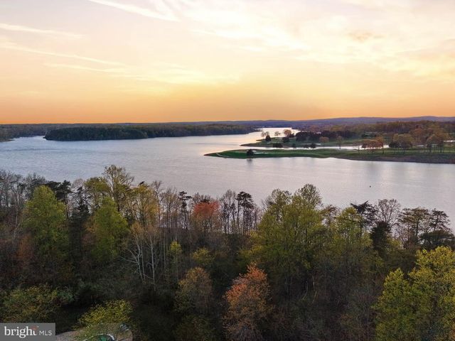 14521 BLUFF POINT CT, Gainesville, VA 20155
