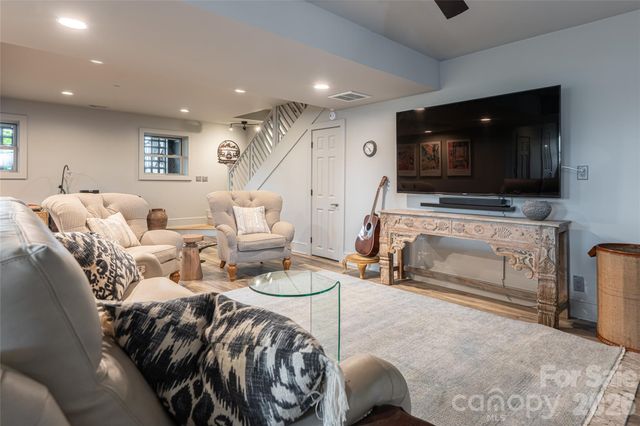 145 Kalmia Drive, Asheville, NC 28804