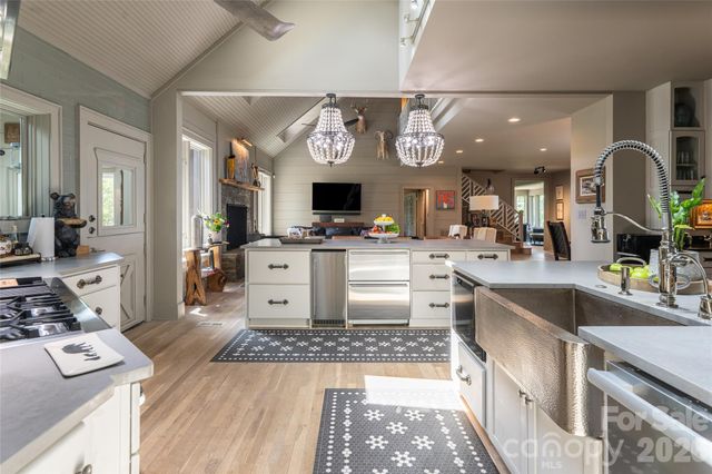 145 Kalmia Drive, Asheville, NC 28804