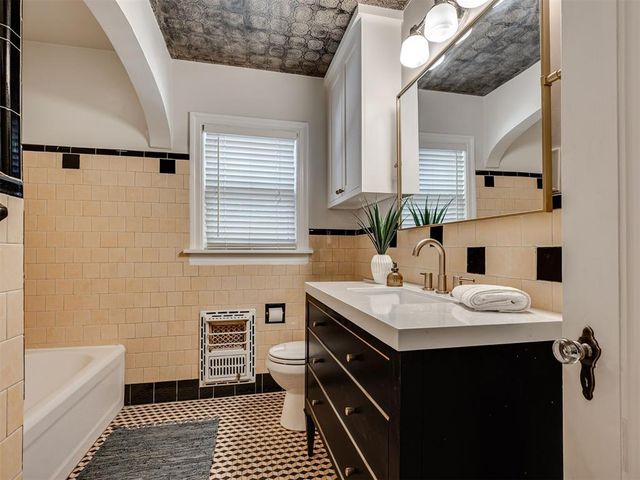 217 Edgemere Court, Oklahoma City, OK 73118