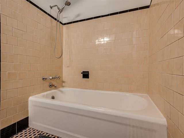217 Edgemere Court, Oklahoma City, OK 73118