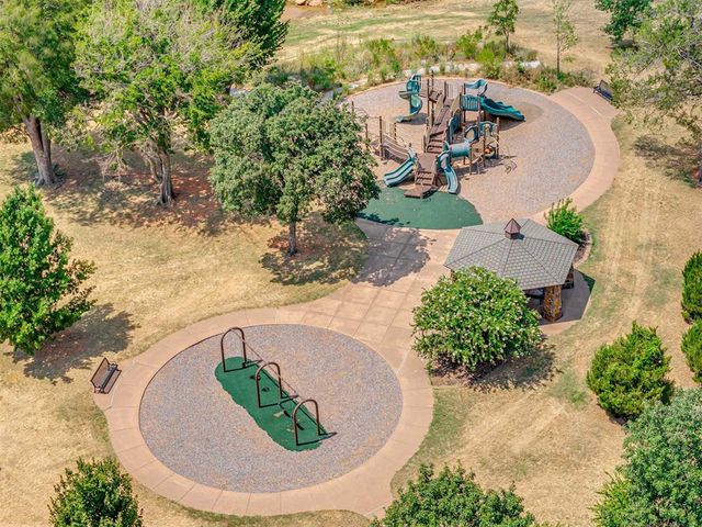 217 Edgemere Court, Oklahoma City, OK 73118
