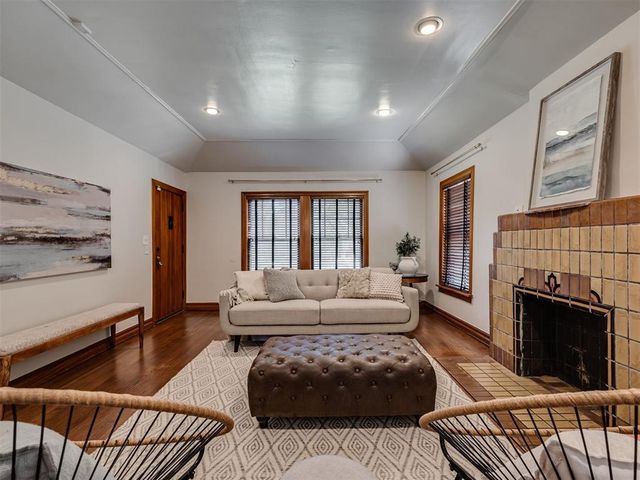 217 Edgemere Court, Oklahoma City, OK 73118