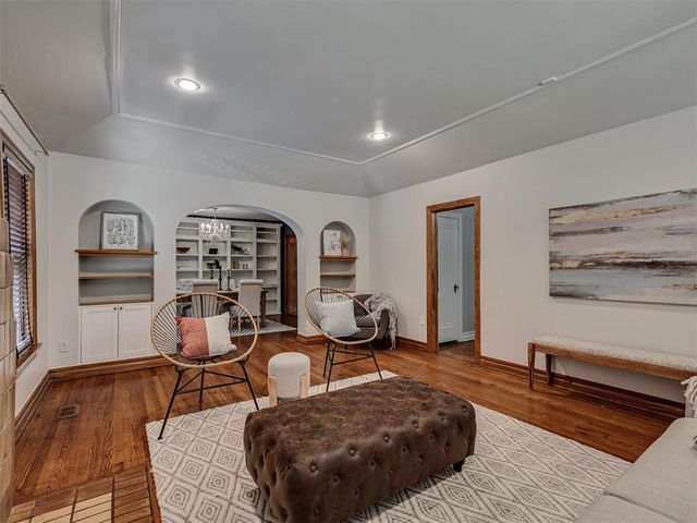 217 Edgemere Court, Oklahoma City, OK 73118