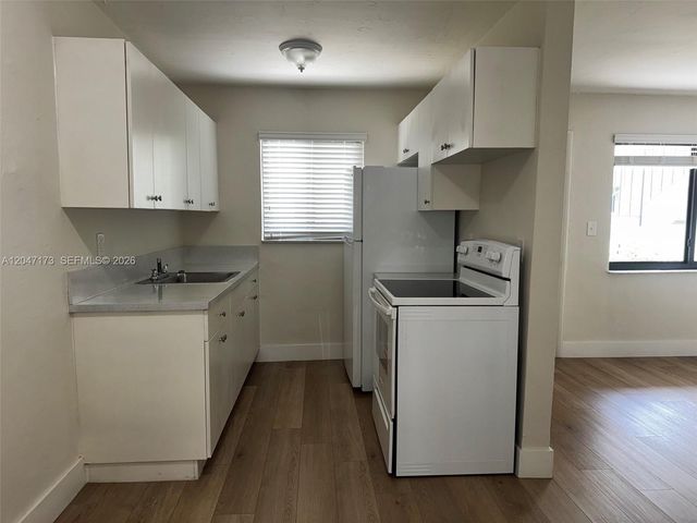 1330 W 29th St 9, Hialeah, FL 33012