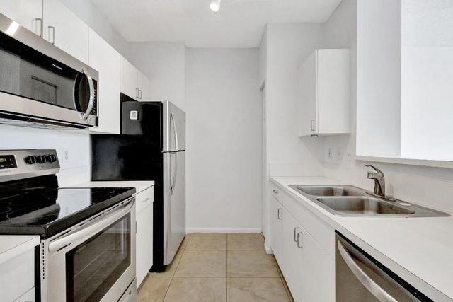 720 S Sapodilla Avenue 303, West Palm Beach, FL 33401