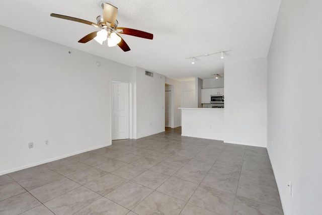 720 S Sapodilla Avenue 303, West Palm Beach, FL 33401