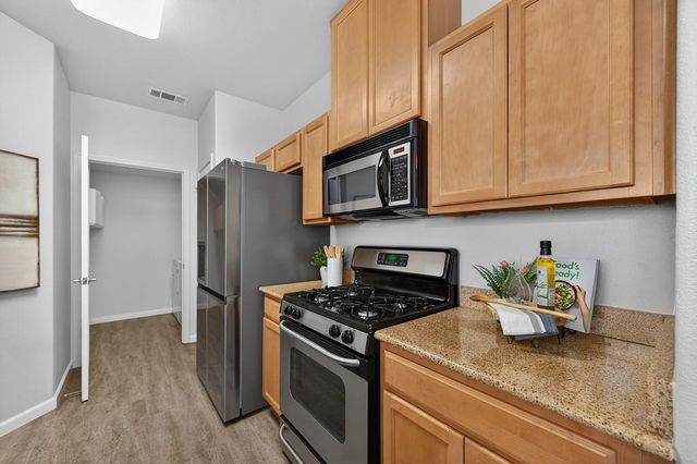 1415 Vessona Cir, Folsom, CA 95630