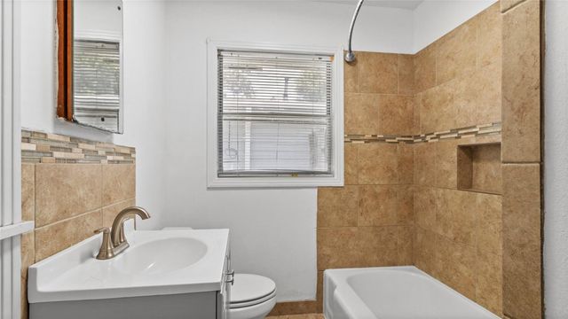 2001 14th Avenue N, Texas City, TX 77590