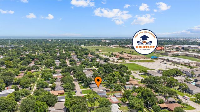 2001 14th Avenue N, Texas City, TX 77590