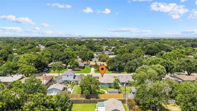 2001 14th Avenue N, Texas City, TX 77590