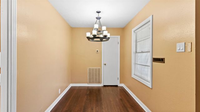 2001 14th Avenue N, Texas City, TX 77590