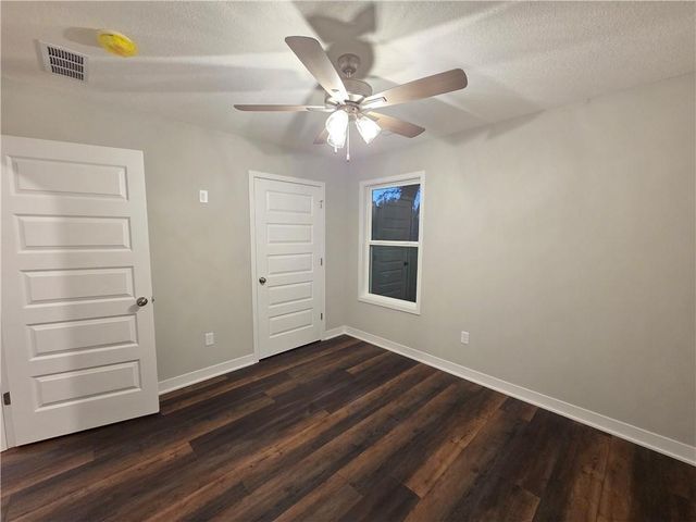 30-32 E 7th Street, Adrian, MO 64720