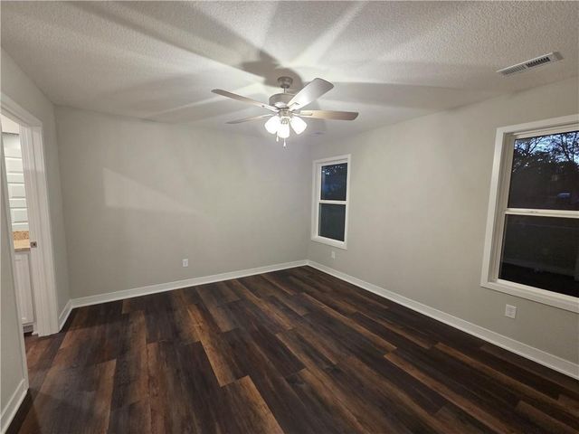 30-32 E 7th Street, Adrian, MO 64720