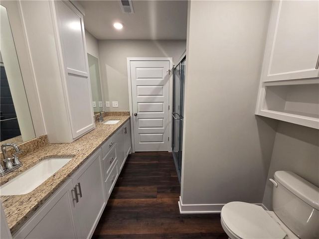 30-32 E 7th Street, Adrian, MO 64720