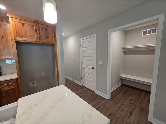 30-32 E 7th Street, Adrian, MO 64720