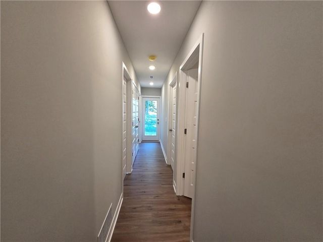 30-32 E 7th Street, Adrian, MO 64720