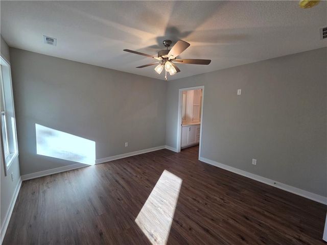 30-32 E 7th Street, Adrian, MO 64720