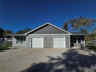 30-32 E 7th Street, Adrian, MO 64720