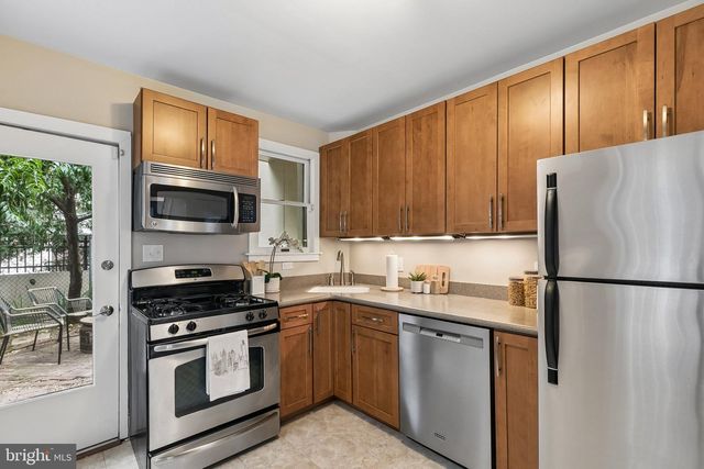 621 S BAMBREY ST, Philadelphia, PA 19146