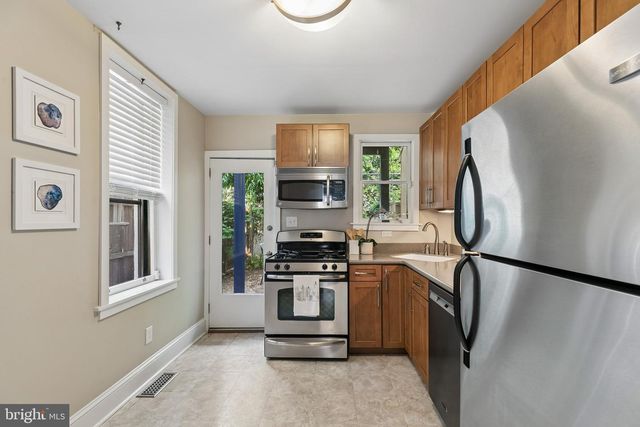 621 S BAMBREY ST, Philadelphia, PA 19146