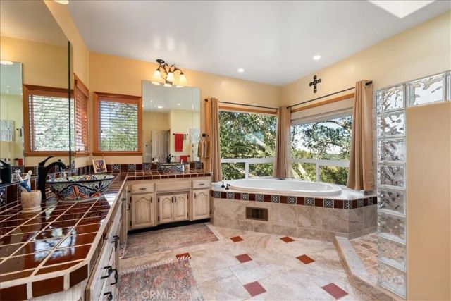 10662 Santa Ana Road, Atascadero, CA 93422