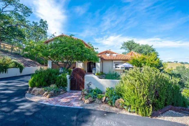 10662 Santa Ana Road, Atascadero, CA 93422