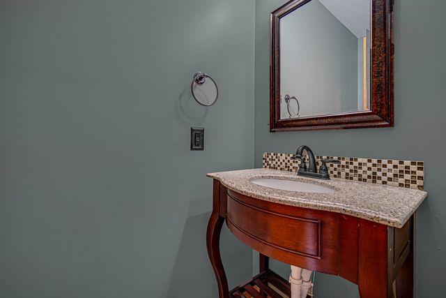 588 Mayapple Drive, Westville, IN 46391