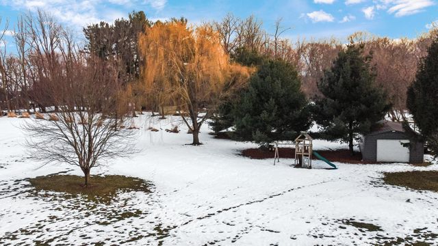 588 Mayapple Drive, Westville, IN 46391