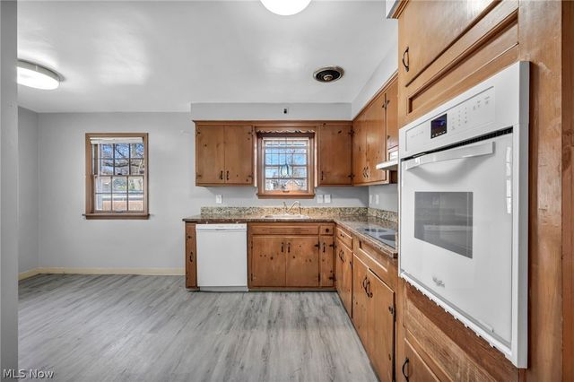 2463 Derbyshire Road, Cleveland Heights, OH 44106