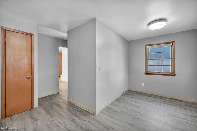 2463 Derbyshire Road, Cleveland Heights, OH 44106