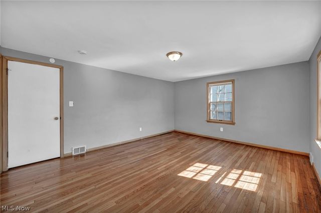 2463 Derbyshire Road, Cleveland Heights, OH 44106