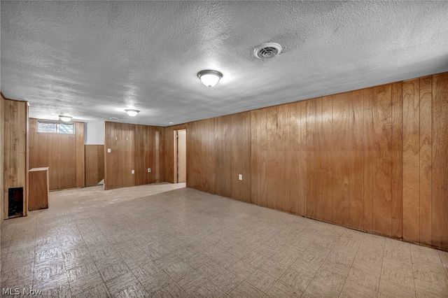 2463 Derbyshire Road, Cleveland Heights, OH 44106