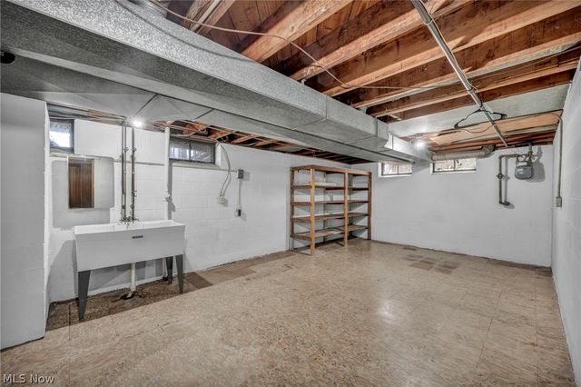 2463 Derbyshire Road, Cleveland Heights, OH 44106