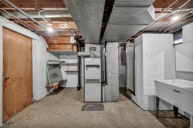 2463 Derbyshire Road, Cleveland Heights, OH 44106