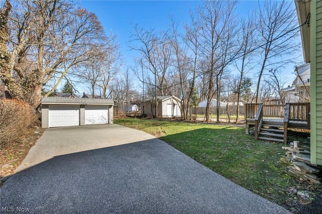 2463 Derbyshire Road, Cleveland Heights, OH 44106