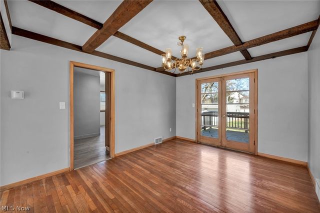 2463 Derbyshire Road, Cleveland Heights, OH 44106