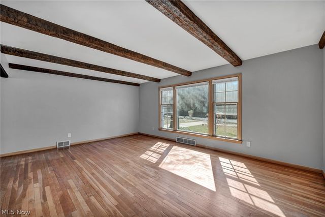 2463 Derbyshire Road, Cleveland Heights, OH 44106