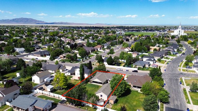1111 S 2200 W, Syracuse, UT 84075