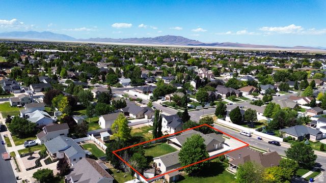 1111 S 2200 W, Syracuse, UT 84075