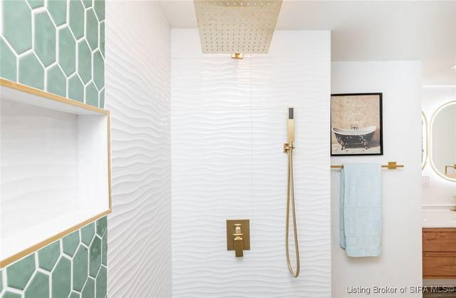 15801 Fry Road, Otisco, IN 47163