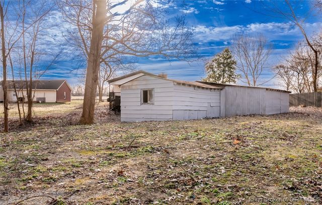 15801 Fry Road, Otisco, IN 47163