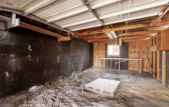 15801 Fry Road, Otisco, IN 47163