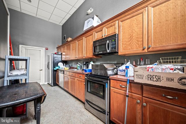 211 E HIGH ST, Pottstown, PA 19464