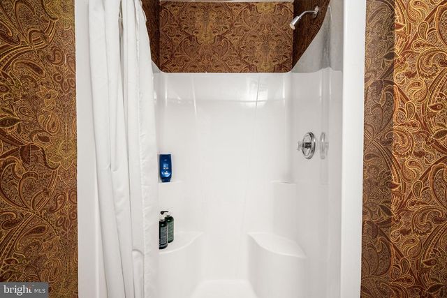 211 E HIGH ST, Pottstown, PA 19464