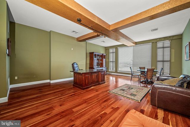 211 E HIGH ST, Pottstown, PA 19464